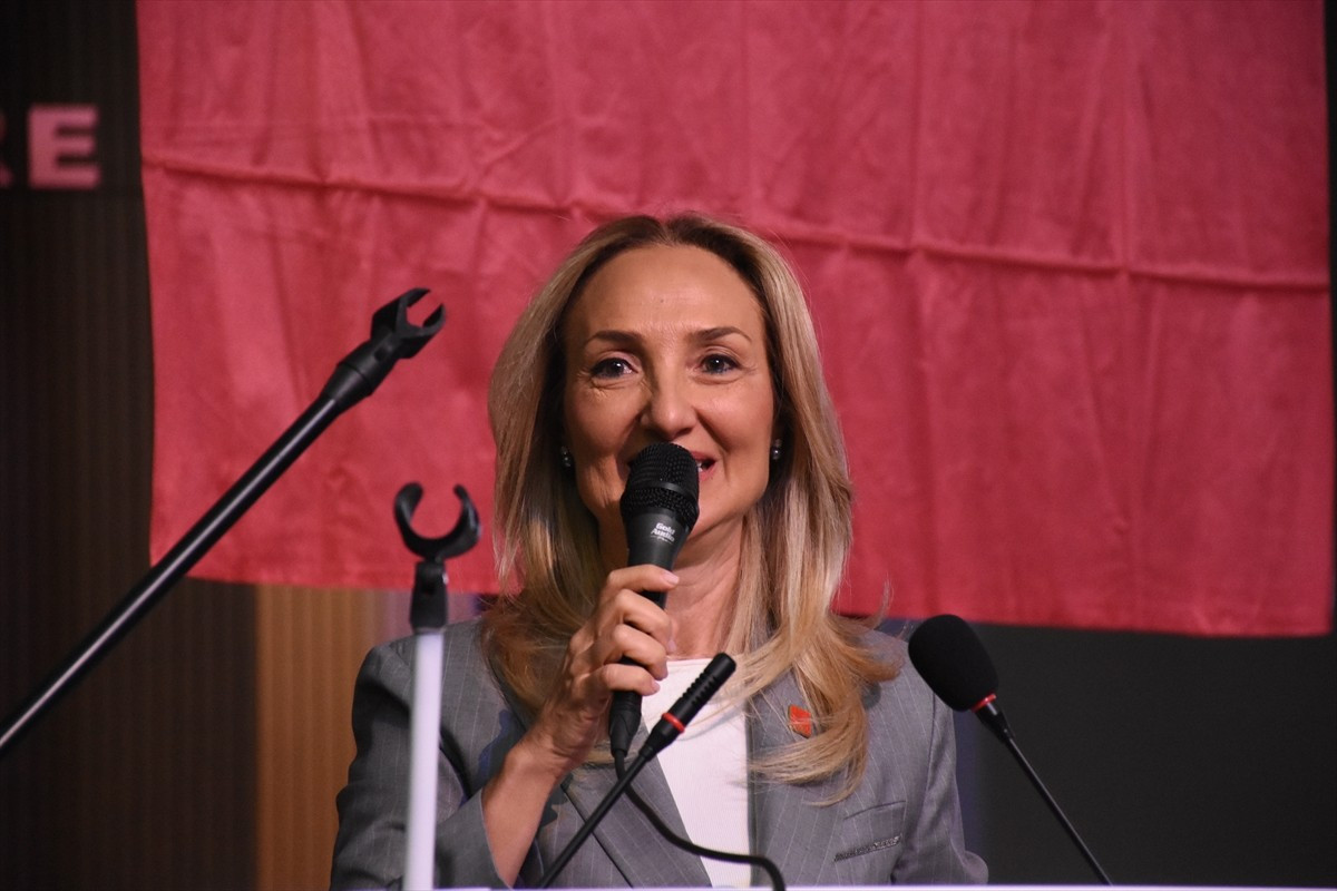 CHP Genel Başkan Yardımcısı Aylin Nazlıaka, Karaman'da partisinin il başkanlığının olağan...