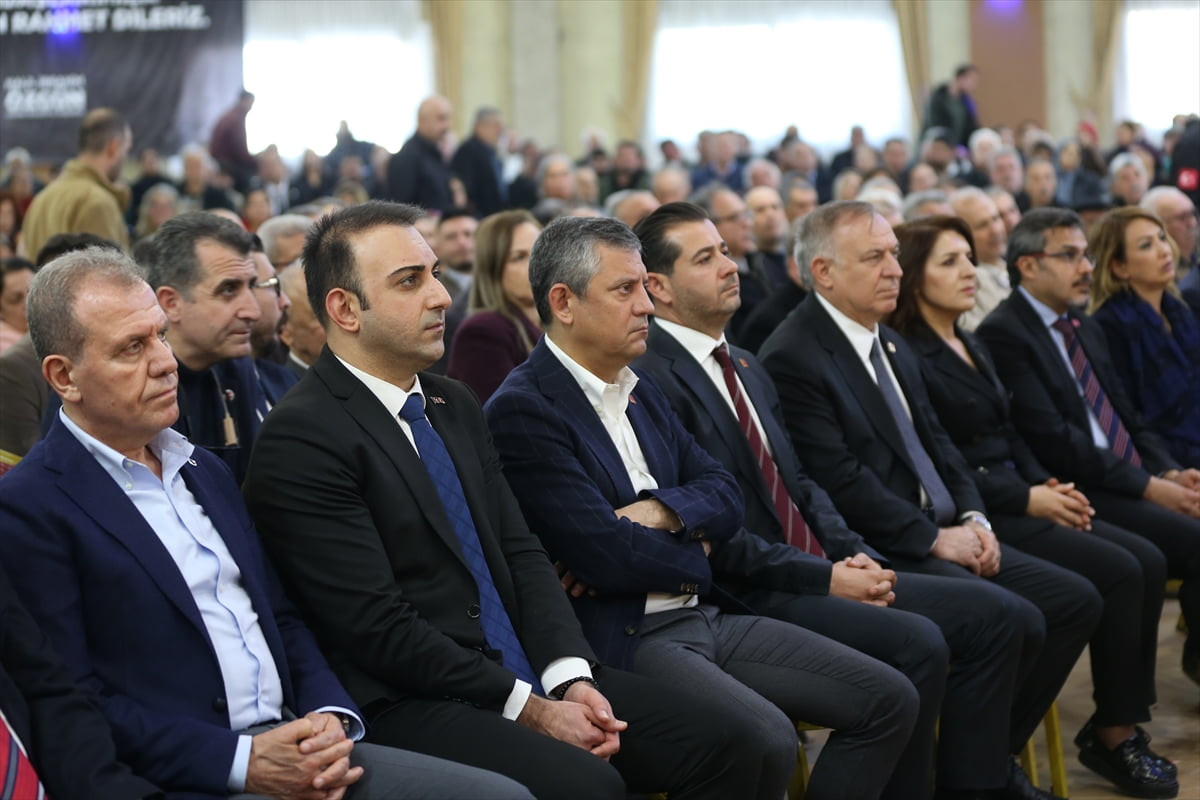 CHP Genel Başkanı Özgür Özel, Hatay'ın Defne ilçesindeki bir düğün salonunda düzenlenen "Rezerv...