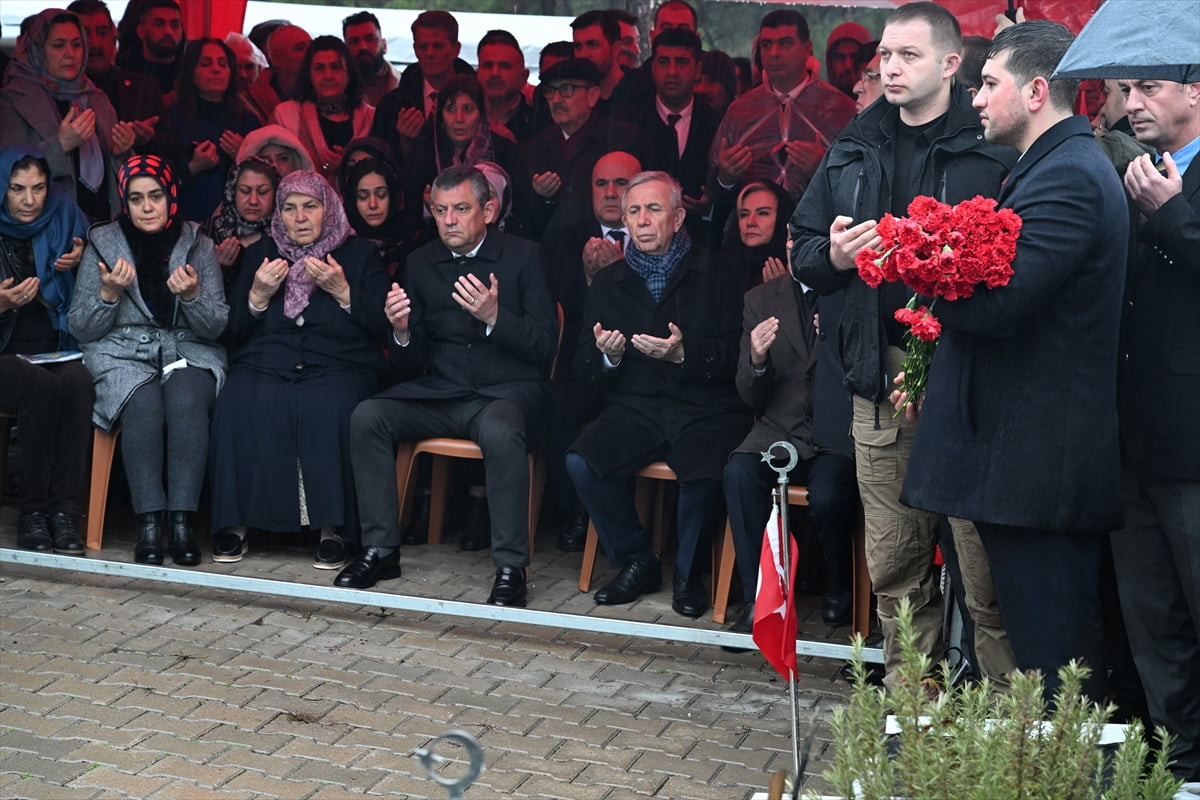 CHP Genel Başkanı Özgür Özel, Kahramanmaraş'ta temaslarda bulundu. Özel, ilk olarak 6 Şubat...