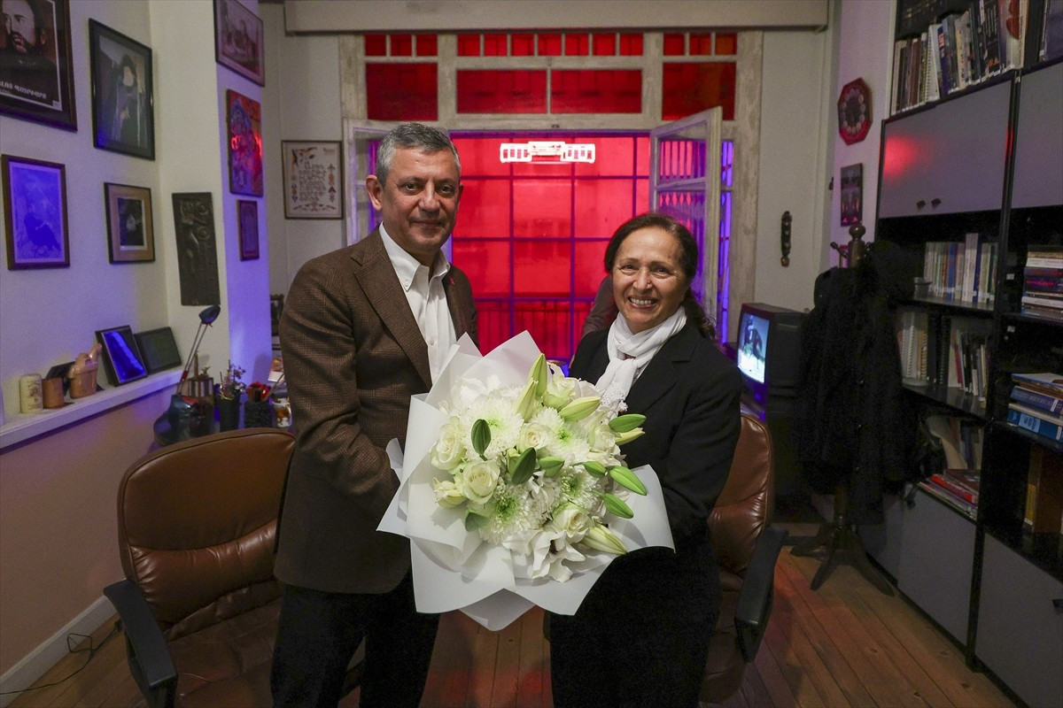 CHP Genel Başkanı Özgür Özel, Kurucusu ve Genel Yayın Yönetmeni olduğu Agos Gazetesi önünde 19...