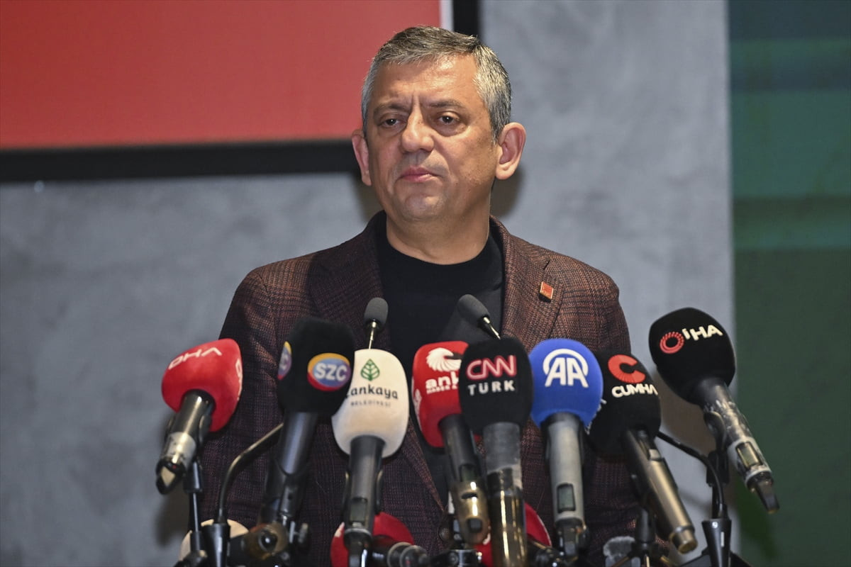 CHP Genel Başkanı Özgür Özel, partisinin Ankara il örgütünün Çankaya Belediyesinin Zübeyde Hanım...