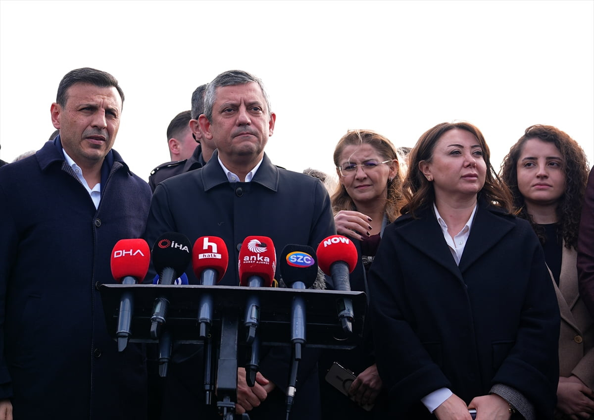 CHP Genel Başkanı Özgür Özel, "İmamoğlu çıkar amaçlı suç örgütü" soruşturması kapsamında...