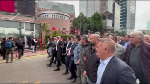 CHP Genel Merkezi önünde tahliye gerginliği