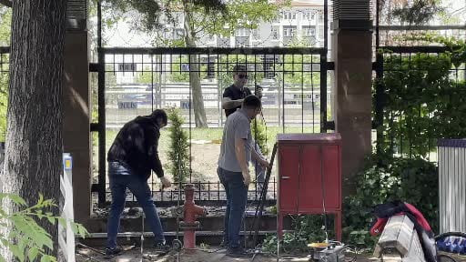 CHP Genel Merkezi'nde polislerin keserek girdiği parmaklıklara kaynak yapıldı