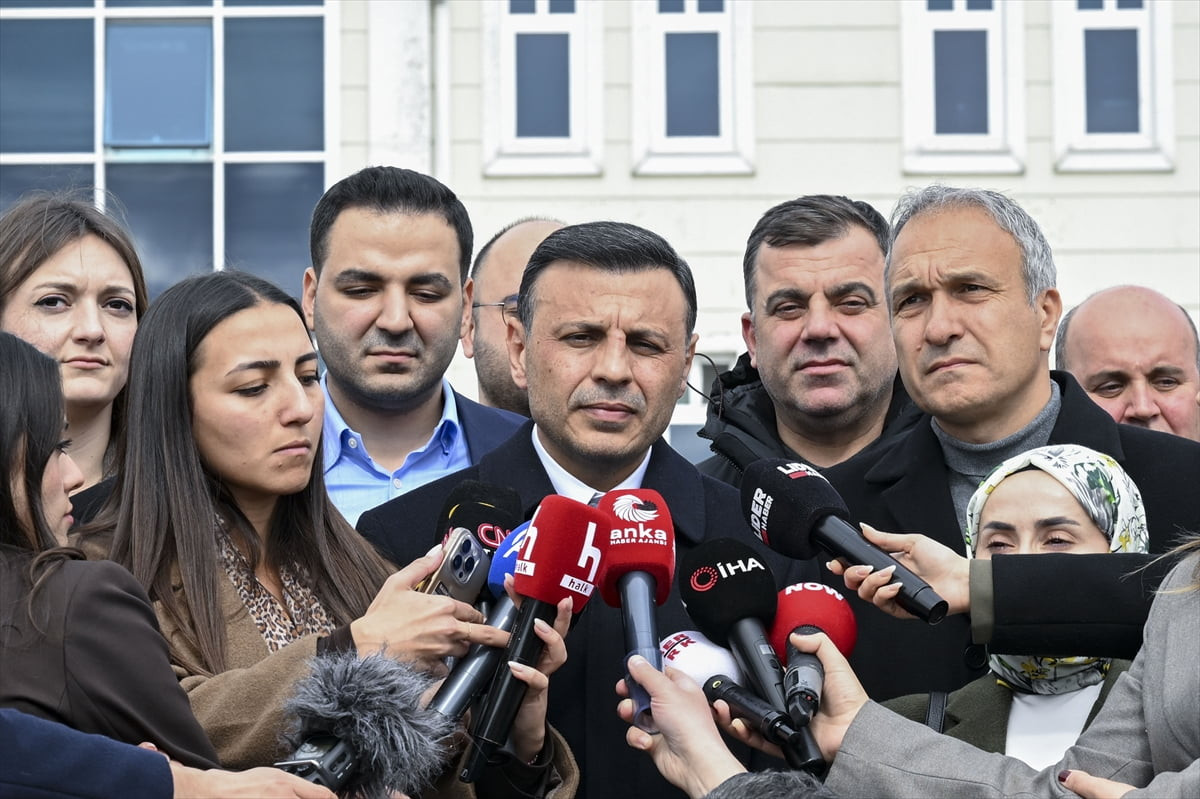 CHP İstanbul İl Başkanı Özgür Çelik, "İmamoğlu çıkar amaçlı suç örgütü"ne ilişkin davada...