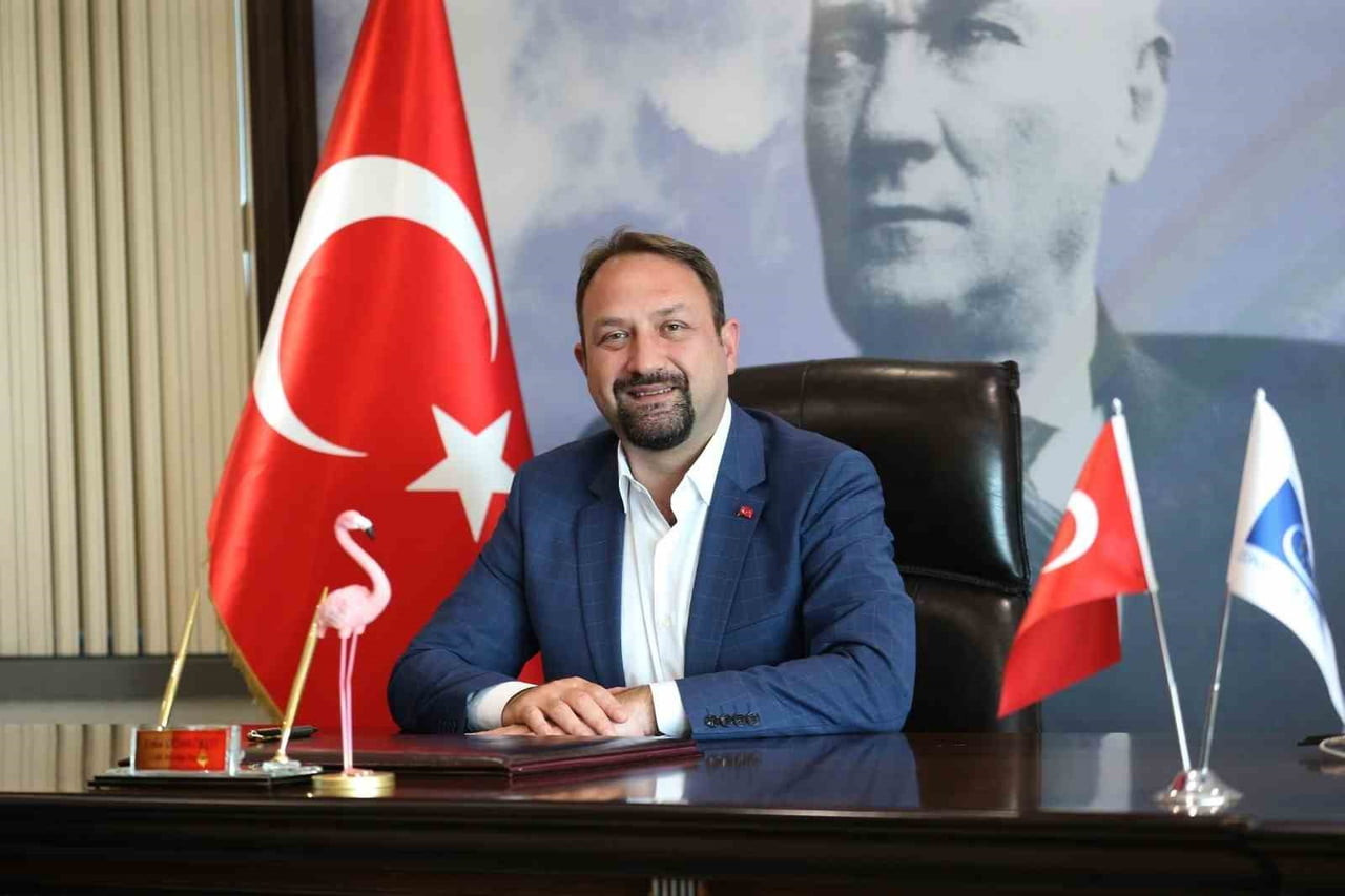 CHP İZMİR İL BAŞKANI UTKU GÜMRÜKÇÜ OLDU