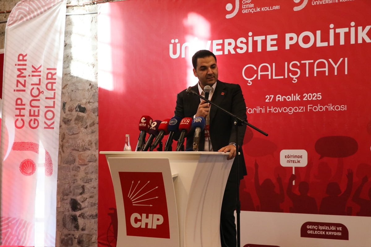 CHP İzmir İl Başkanlığı tarafından "Üniversite Politikaları Çalıştayı" düzenlendi. Tarihi Alsancak...