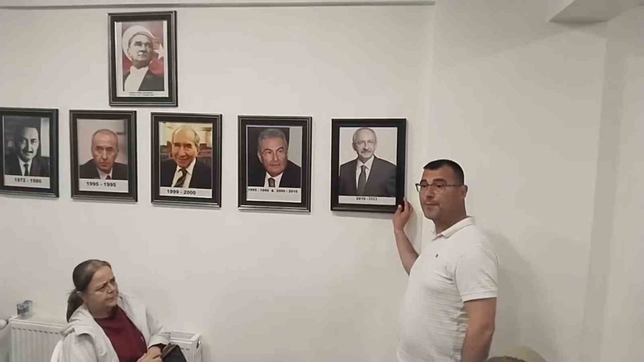 CHP'DE KURULTAYLARA İLİŞKİN VERİLEN "MUTLAK BUTLAN" KARARIN ARDINDAN PARTİLİLER, CHP EDİRNE İL...