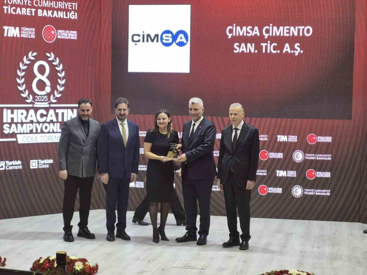 ÇİMENTO, CAM, SERAMİK VE TOPRAK ÜRÜNLERİ İHRACATÇILARI BİRLİĞİ TARAFINDAN TİCARET BAKANLIĞI'NDA...