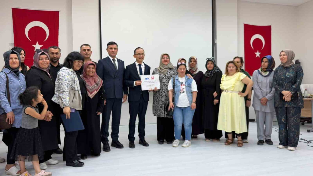 ÇİN HALK CUMHURİYETİ ANKARA BÜYÜKELÇİSİ JİANG XUEBİN, DEZAVANTAJLI DEPREMZEDE VATANDAŞLARA...