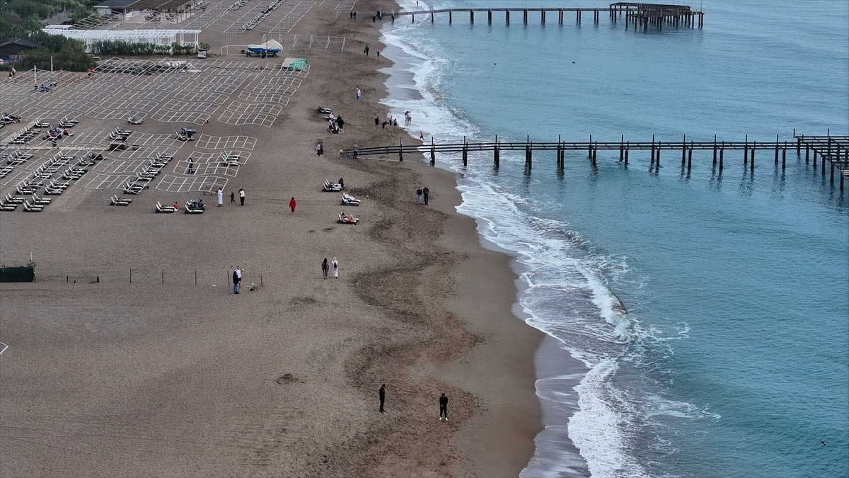 Çin Halk Cumhuriyeti vatandaşlarına yönelik başlatılan vize muafiyetinin ardından Antalya'ya daha...
