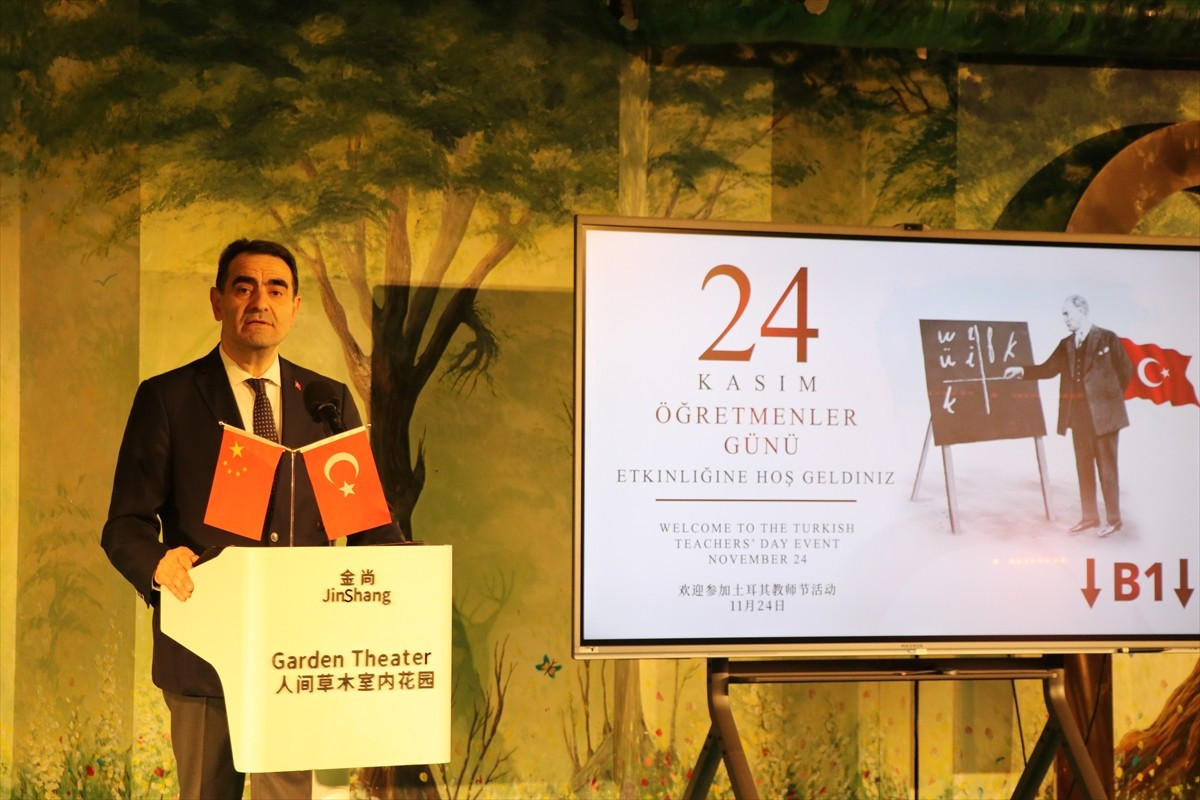 Çin'in başkenti Pekin'de, 24 Kasım Öğretmenler Günü dolayısıyla kutlama etkinliği...