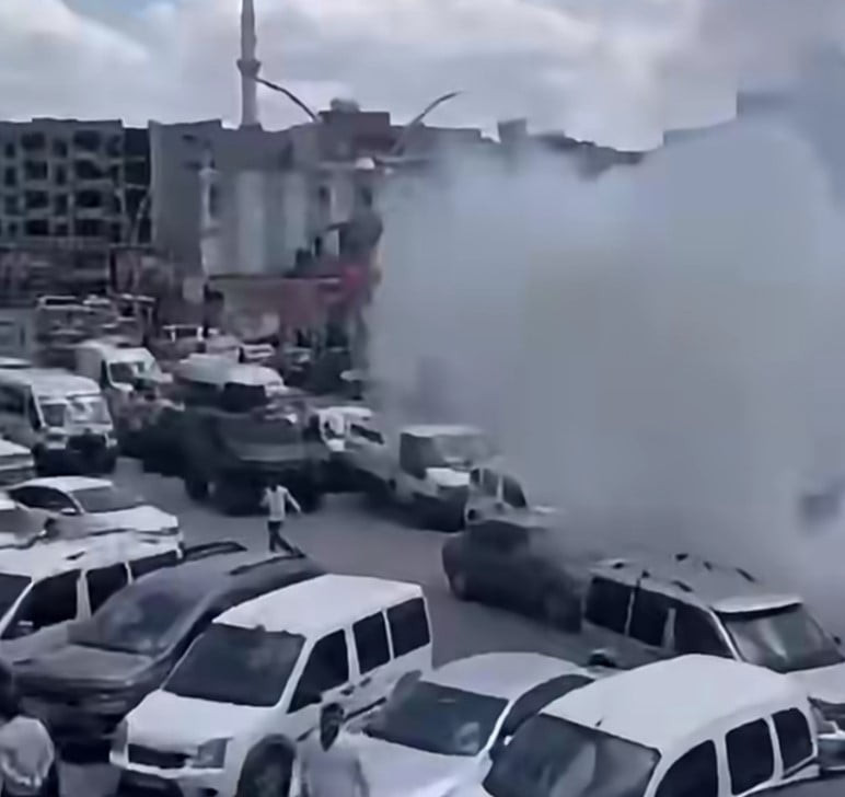 CİZRE’DE AKRABA İKİ AİLE ARASINDA ÇIKAN TAŞLI, SOPALI VE BIÇAKLI KAVGADA 2’Sİ BIÇAKLA OLMAK ÜZERE...