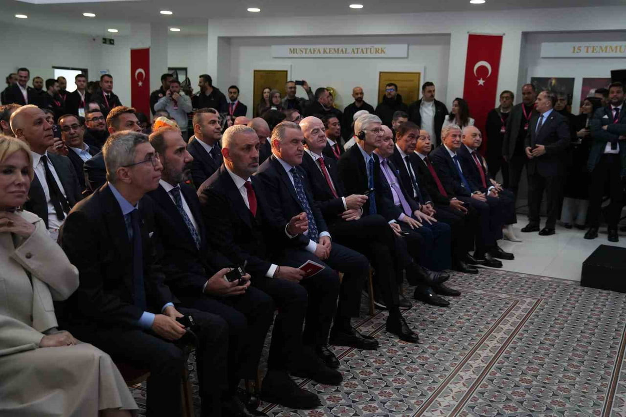 ÇOCUKLARIN SAHALARA ULAŞIMINI KOLAYLAŞTIRMAK İÇİN HAYATA GEÇİRİLEN FIFA ARENA PROJESİNİN TÜRKİYE...