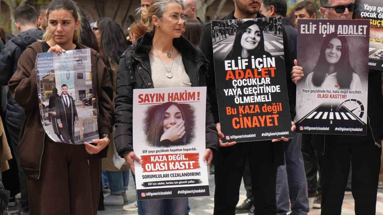 ÇOCUKLARINI CİNAYET OLAYLARINDA KAYBEDEN AİLELER, ULUS MEYDANI’NDA BİR ARAYA GELEREK, SORUMLULARIN...