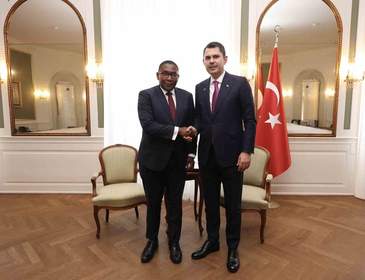 COP31 BAŞKANI VE ÇEVRE, ŞEHİRCİLİK VE İKLİM DEĞİŞİKLİĞİ BAKANI MURAT KURUM, DANİMARKA KRALI X....
