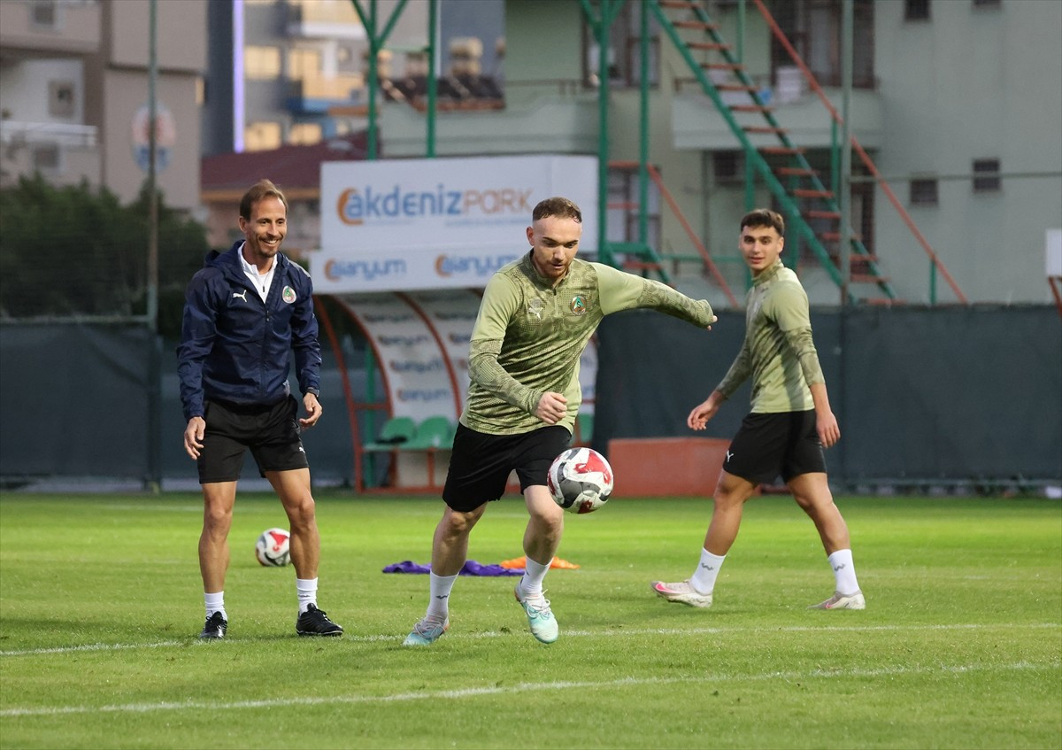 Corendon Alanyaspor, Trendyol Süper Lig'in 17. haftasında 21 Aralık Pazar günü evinde...