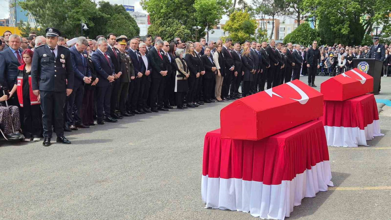 ÇORLU İLÇE EMNİYET MÜDÜRLÜĞÜ KADROSUNDA GÖREV YAPAN ŞEHİT POLİS MEMURLARI ERKAN TÜTÜNCÜLER VE...