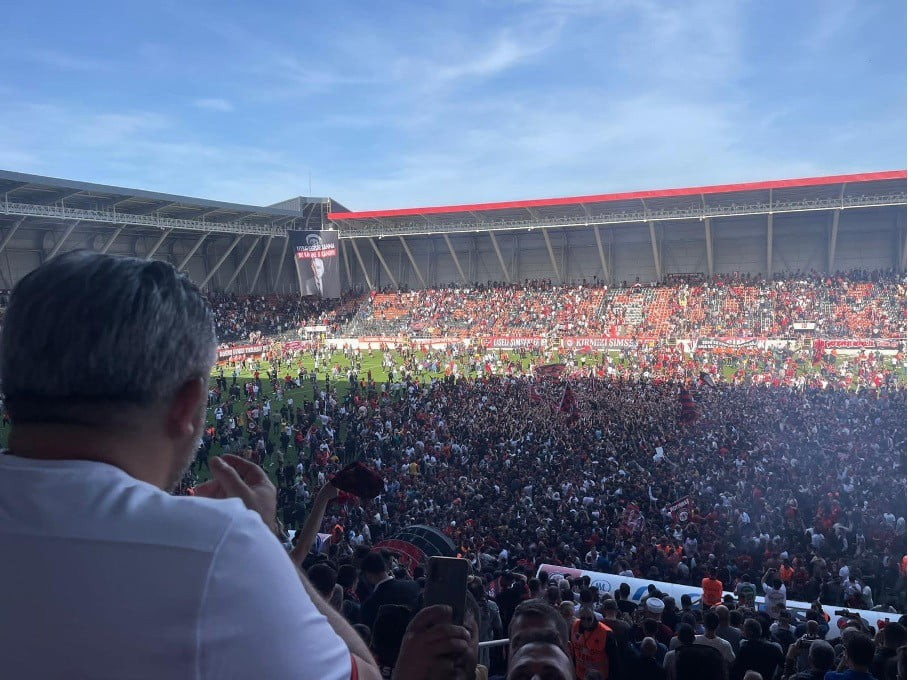 ÇORUM, FUTBOLCUSUYLA, YÖNETİMİYLE VE TARAFTARIYLA KURDUĞU HAYALLERİN SON DÖNEMECİNE GİRDİ