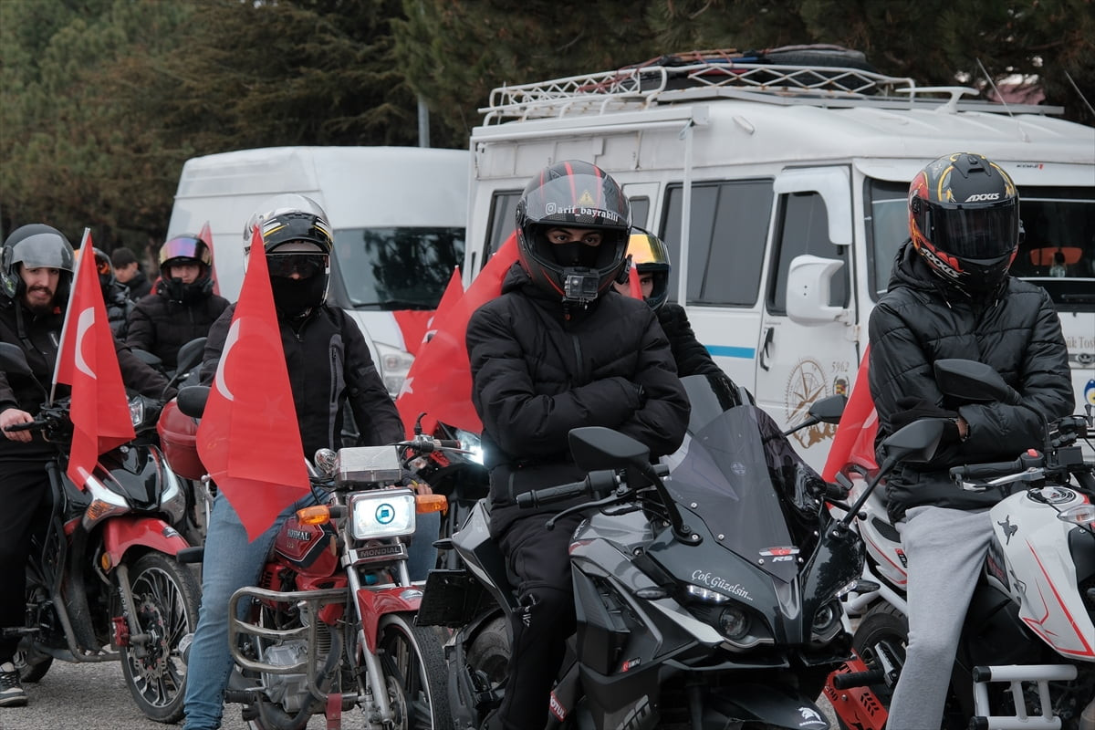 Çorum'da bir araya gelen motosiklet tutkunları, terör örgütü YPG yandaşlarının Nusaybin-Kamışlı...