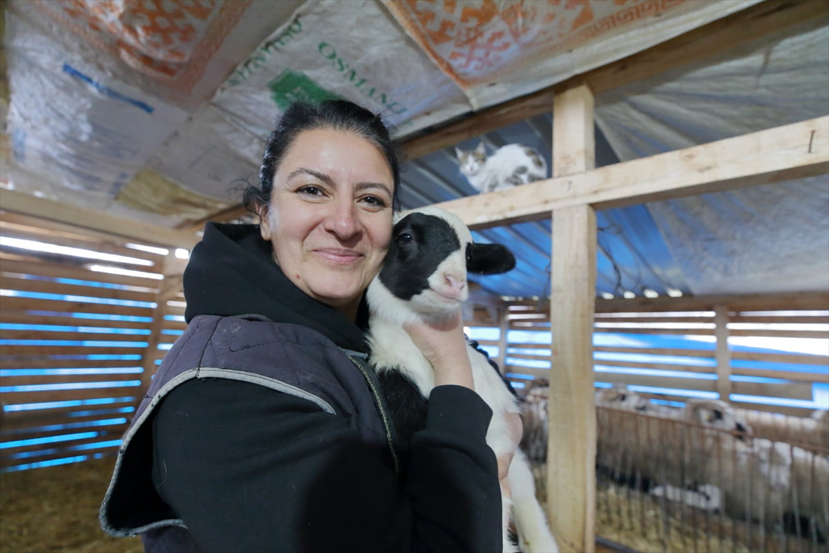 Çorum'da tekstil işiyle uğraşırken şehir hayatından sıkılıp köye yerleşmeye karar veren 49...