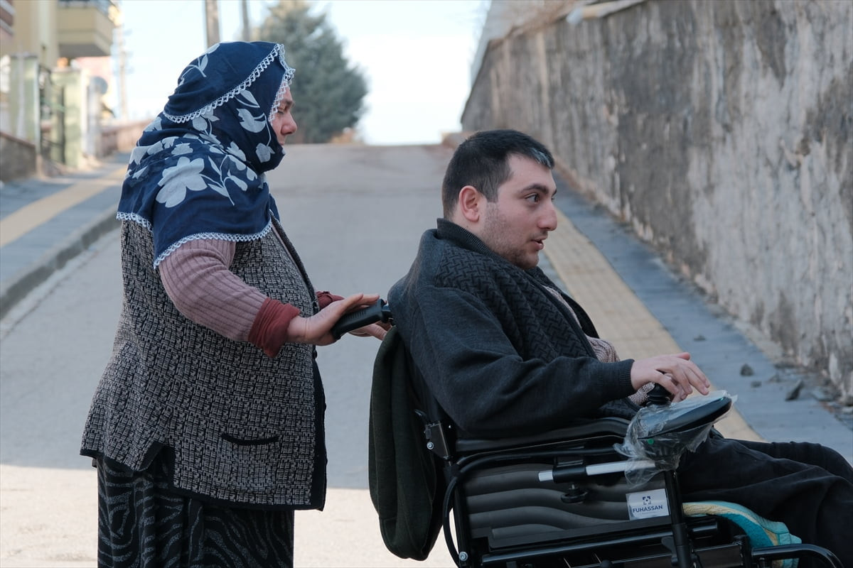 Çorum'da yaşayan 58 yaşındaki Kezban Özşahin, bedensel ve zihinsel engelli 27 yaşındaki oğlunu...