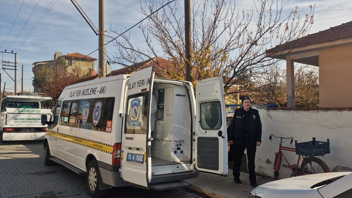 Çorum'un Alaca ilçesinde yakınlarının haber alamadığı kişi evinde ölü bulundu. Polis ve sağlık...