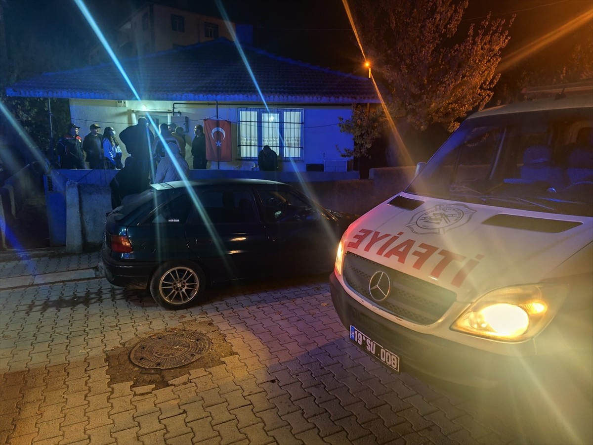 Çorum'un Sungurlu ilçesinde yakınlarının haber alamadığı kişi ekiplerce evinde ölü...
