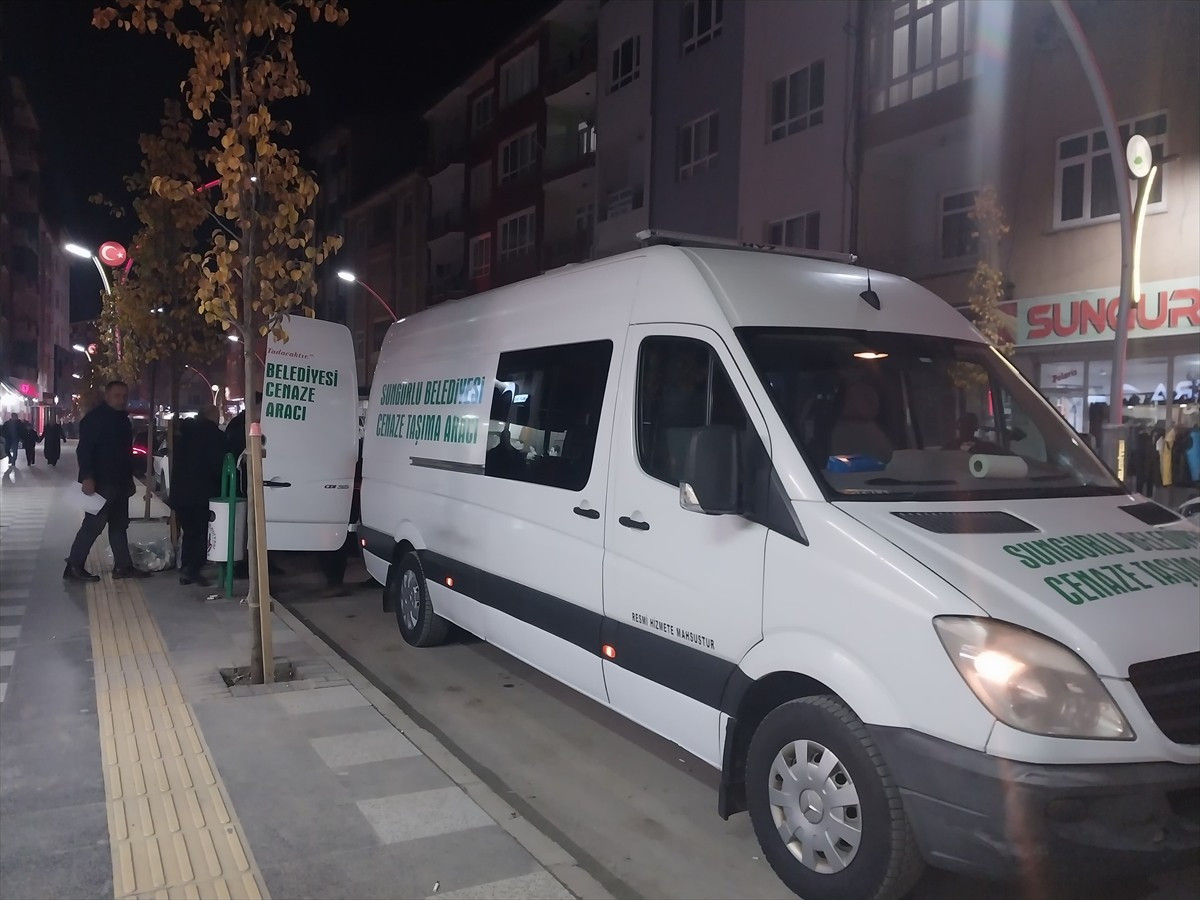 Çorum'un Sungurlu ilçesinde yalnız yaşayan 80 yaşındaki Hafize Zeybek evinde ölü bulundu.