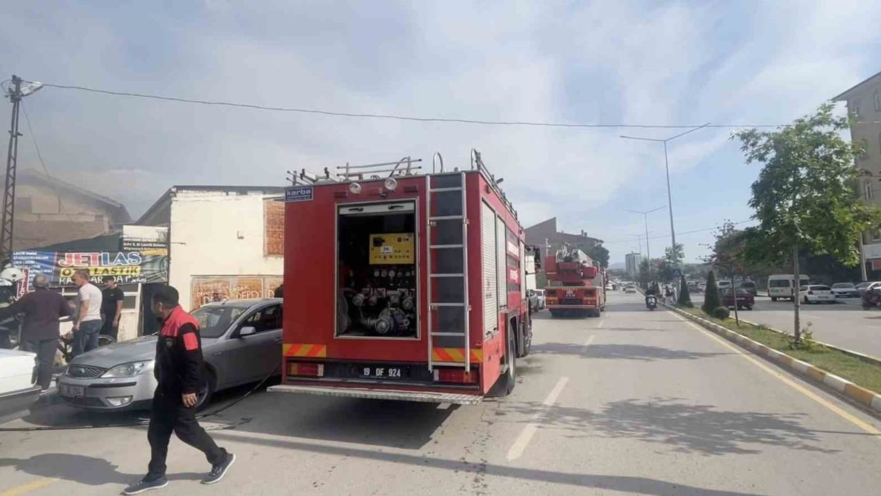 Çorum'da metruk evde yangın paniği