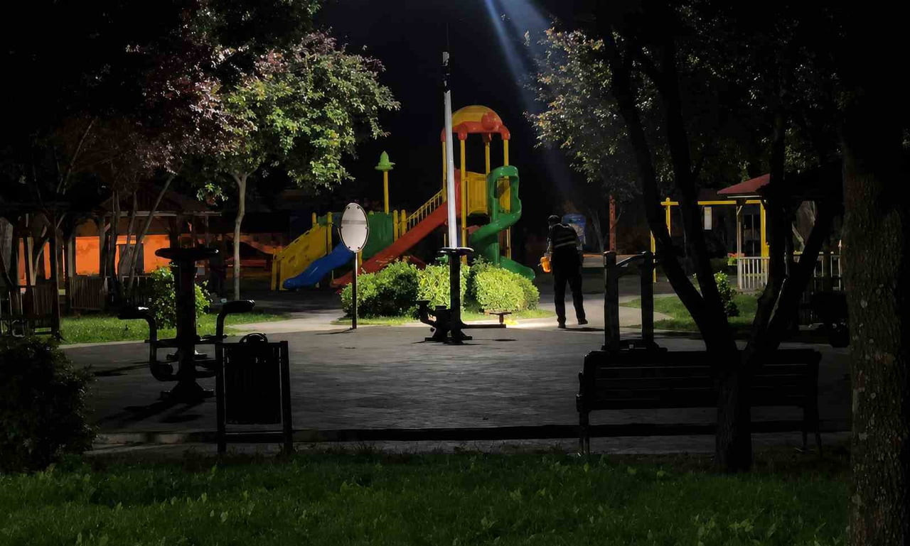 ÇORUM’DA PARKTA ÇIKAN SİLAHLI KAVGADA TABANCAYLA VURULAN 2 KİŞİ HASTANEYE KALDIRILDI.