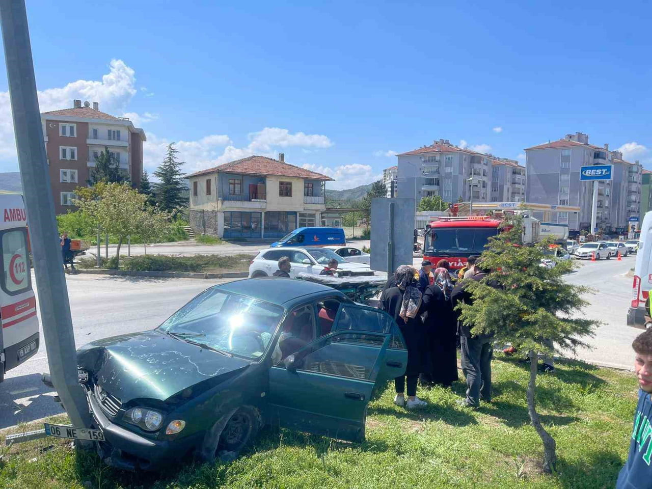 ÇORUM’UN SUNGURLU İLÇESİNDE OTOMOBİL İLE CİPİN ÇARPIŞMASI NETİCESİNDE MEYDANA GELEN KAZADA 2 KİŞİ...