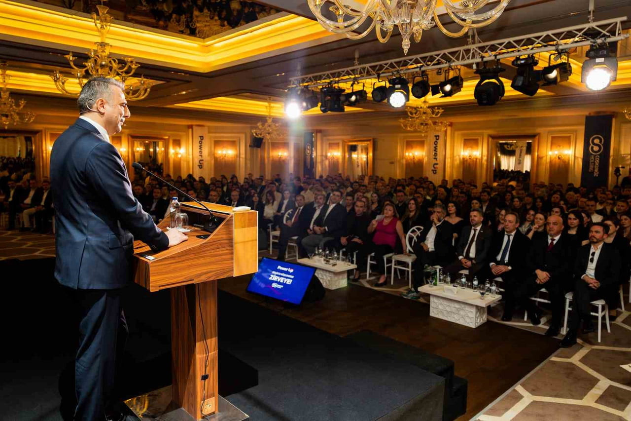 COŞKUNÖZ HOLDİNG, YENİ DÖNEM STRATEJİSİNİ BURSA’DA DÜZENLENEN LANSMAN ETKİNLİĞİNDE ÇALIŞANLARIYLA...