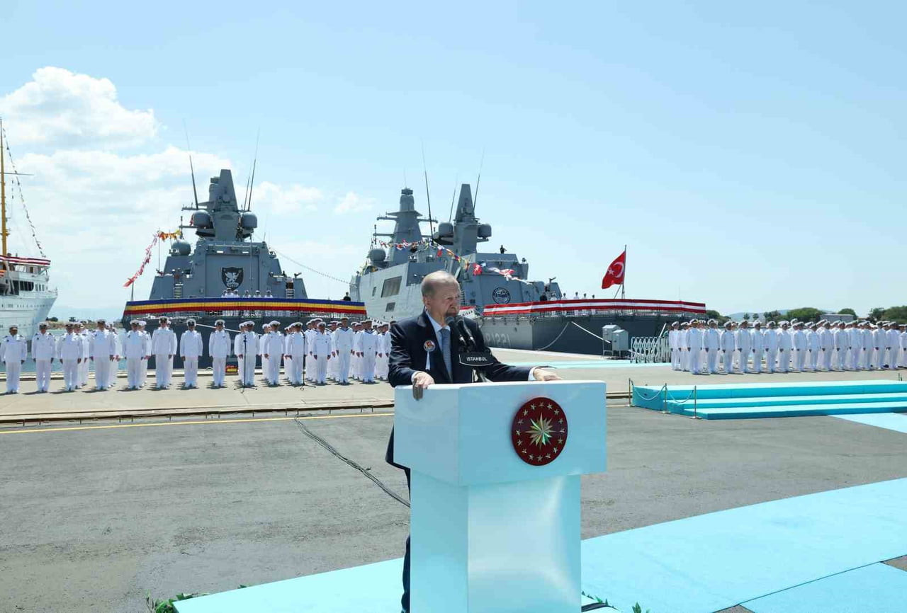 CUMHURBAŞKAN ERDOĞAN, İSTANBUL TERSANESİ KOMUTANLIĞI'NDA GERÇEKLEŞTİRİLEN AÇIK DENİZ KARAKOL...
