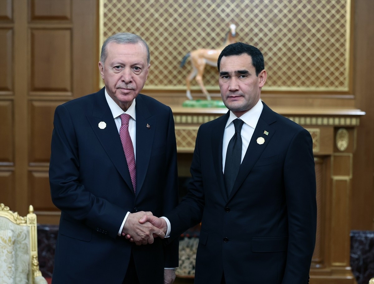 Cumhurbaşkanı Erdoğan, forum sonrası konakladığı otelde, Türkmenistan Devlet Başkanı...