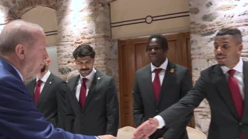 Cumhurbaşkanı Erdoğan, Galatasaray Spor Kulübü’nü kabul etti