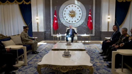 Cumhurbaşkanı Erdoğan, Pakistan Savunma Kuvvetleri ve Kara Kuvvetleri Komutanı Mareşal Syed Asım...