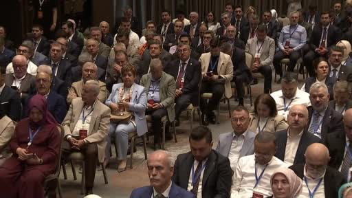 Cumhurbaşkanı Erdoğan: "Başörtüsü anormal değildir, marjinal değildir, radikal değildir, belli bir...
