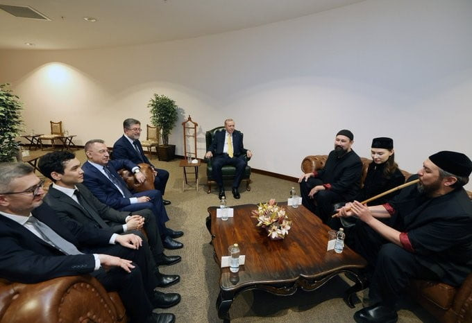 CUMHURBAŞKANI ERDOĞAN RECEP TAYYİP ERDOĞAN, AY YOLA MÜZİK GRUBUNU KABUL ETTİ.