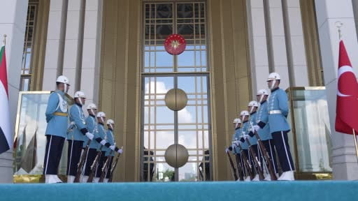 Cumhurbaşkanı Erdoğan, Sudan Cumhurbaşkanı Abdülfettah el-Burhan'ı kabul etti