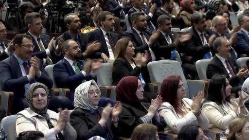 Cumhurbaşkanı Erdoğan:"Asıl yüz kızartıcı olan ülkemizi yurt dışında başarıyla temsil eden Türkiye...