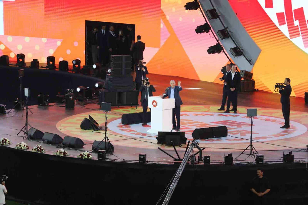 CUMHURBAŞKANI RECEP TAYYİP ERDOĞAN, AK PARTİ GENÇLİK KOLLARI TARAFINDAN TURKA KOCAELİ STADYUMU'NDA...