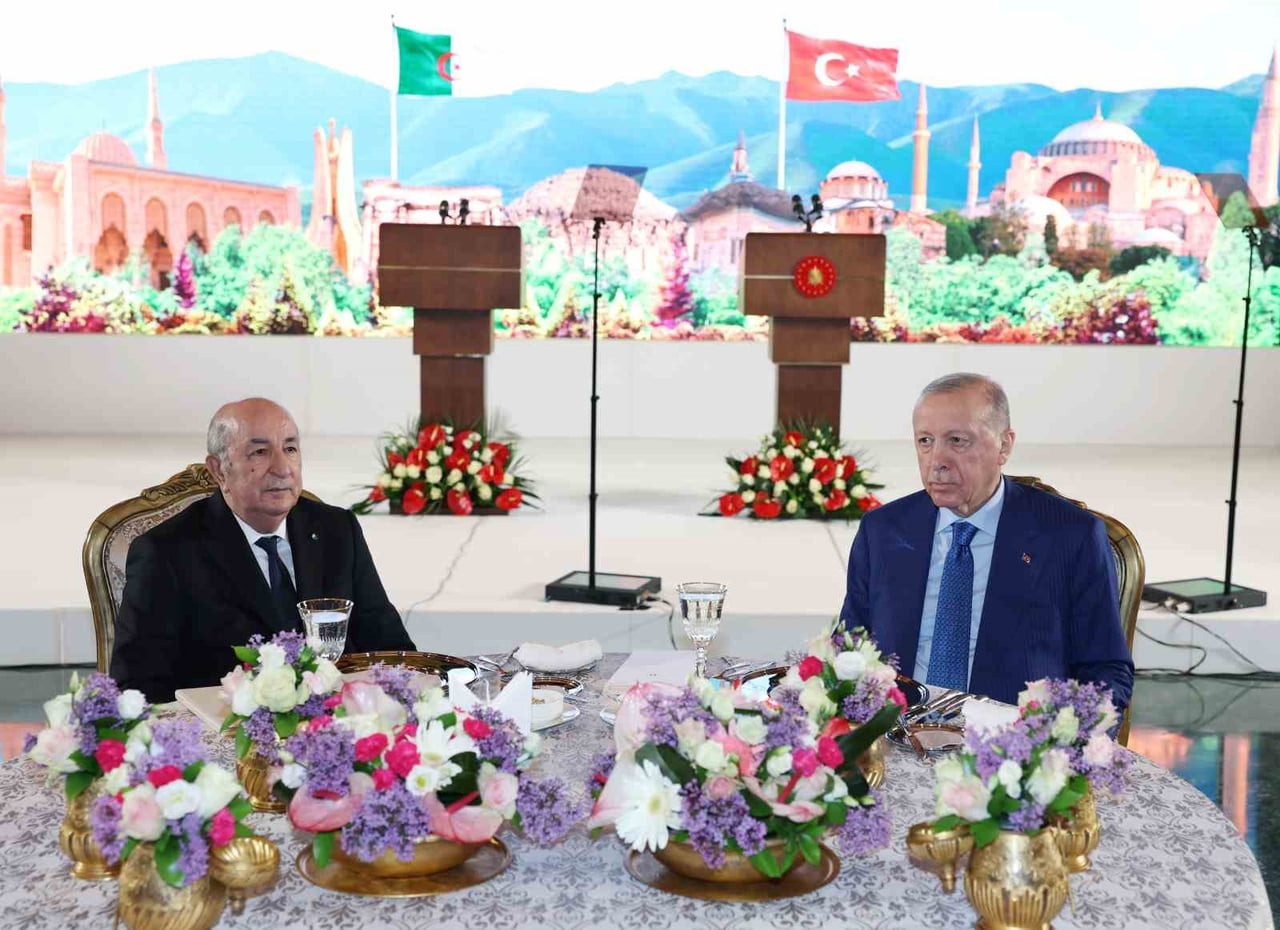 CUMHURBAŞKANI RECEP TAYYİP ERDOĞAN, CEZAYİR CUMHURBAŞKANI ABDÜLMECİD TEBBUN’A TÜRKİYE CUMHURİYETİ...