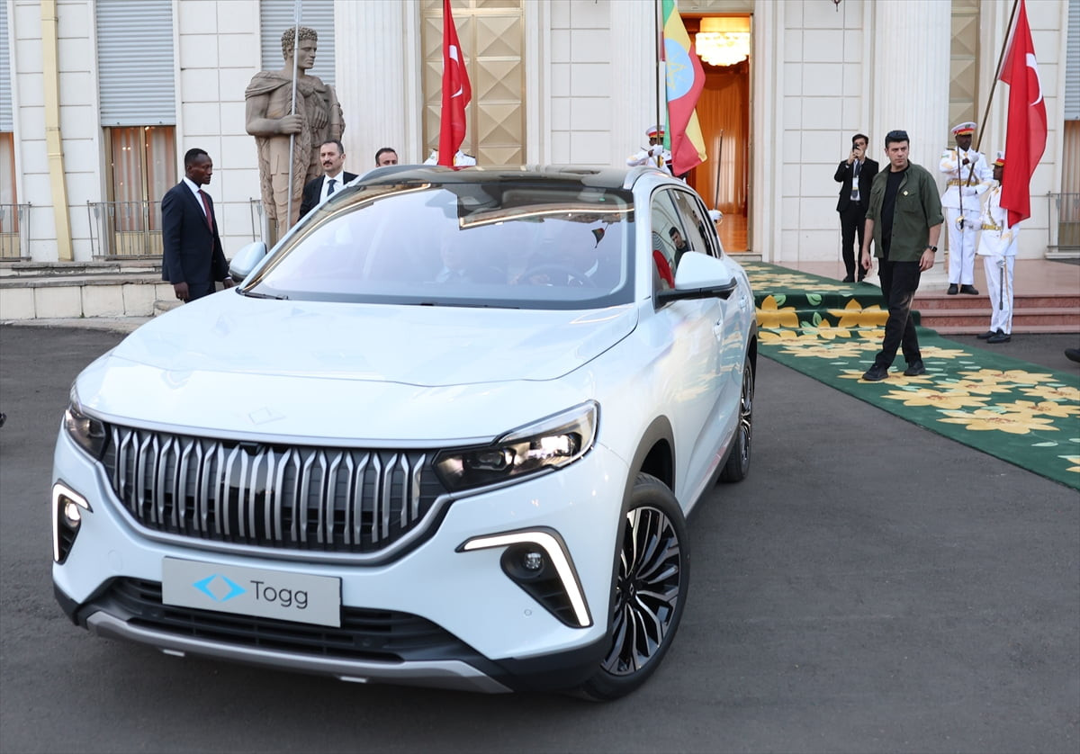 Cumhurbaşkanı Recep Tayyip Erdoğan, Etiyopya Başbakanı Abiy Ahmed'e Türkiye'nin yerli elektrikli...