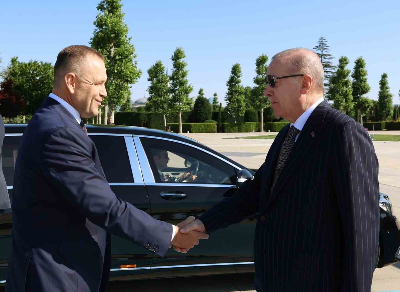 CUMHURBAŞKANI RECEP TAYYİP ERDOĞAN, POLONYA CUMHURBAŞKANI KAROL NAWROCKİ’Yİ CUMHURBAŞKANLIĞI...