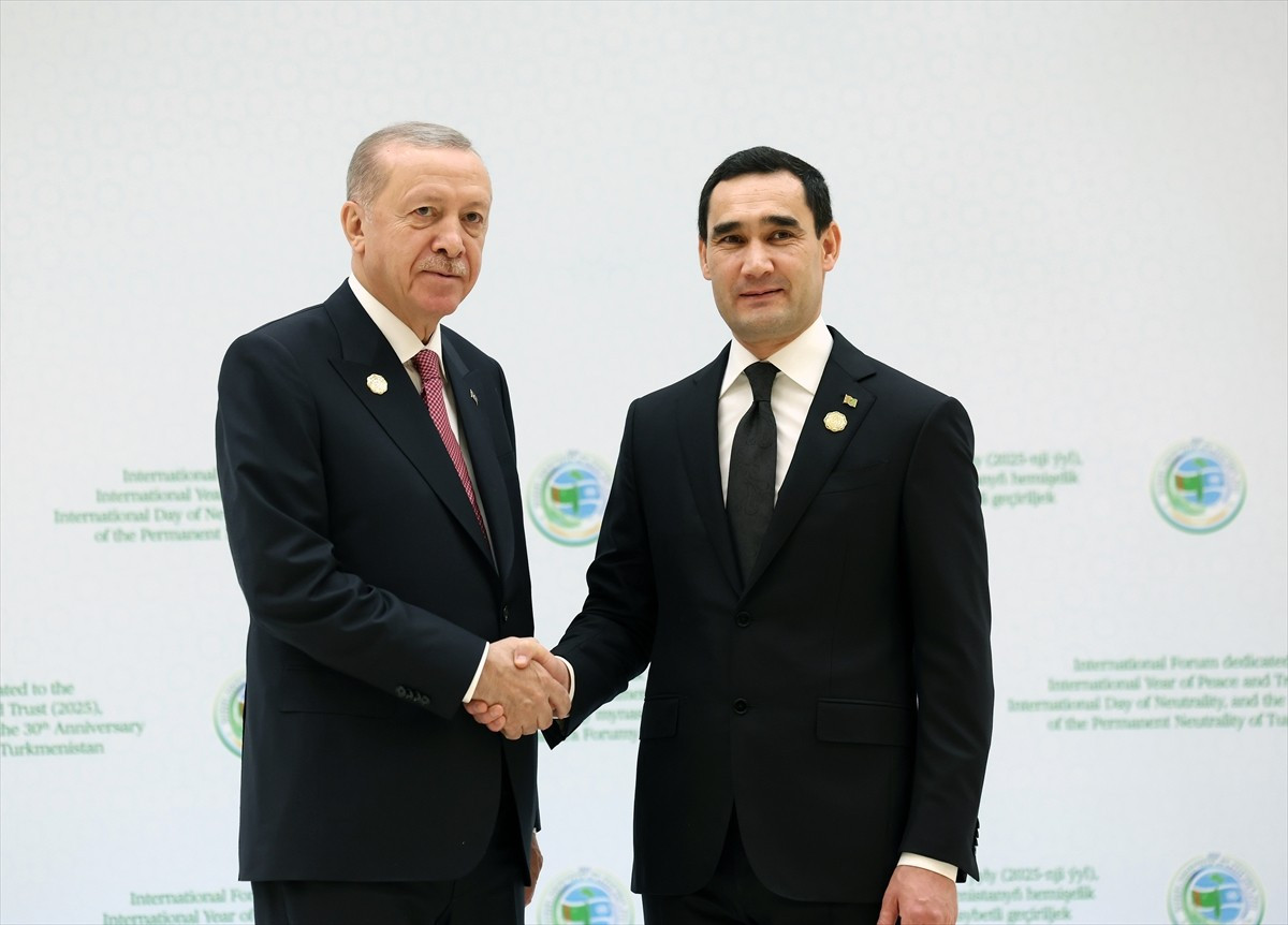 Cumhurbaşkanı Recep Tayyip Erdoğan, Türkmenistan'ın başkenti Aşkabat'ta düzenlenen "Uluslararası...