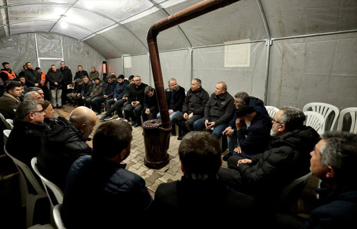 Cumhurbaşkanı Recep Tayyip Erdoğan, Yalova'da terör örgütü DEAŞ'a yönelik operasyonda şehit olan...