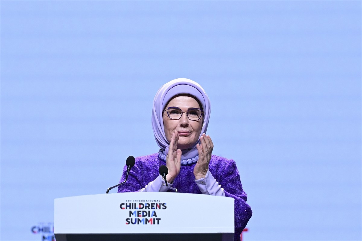 Cumhurbaşkanı Recep Tayyip Erdoğan'ın eşi Emine Erdoğan, Haliç Kongre Merkezi'nde "Dijital Çağda...