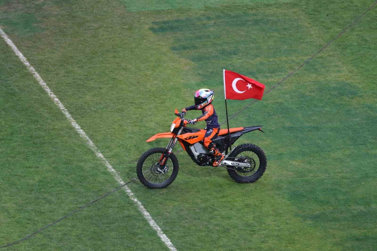 CUMHURBAŞKANI RECEP TAYYİP ERDOĞAN'IN GENÇLERLE BULUŞMASI ÖNCESİNDE TURKA KOCAELİ STADYUMU'NUN...
