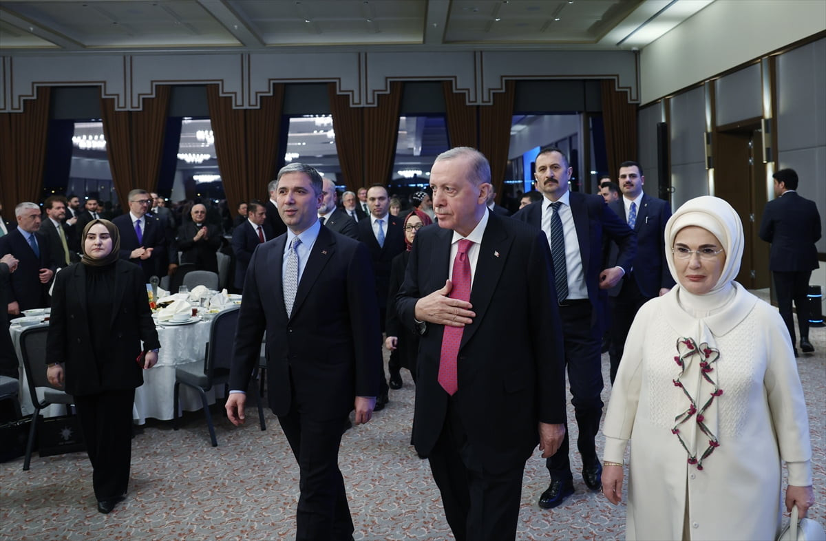 Cumhurbaşkanı ve AK Parti Genel Başkanı Recep Tayyip Erdoğan, eşi Emine Erdoğan ile birlikte AK...